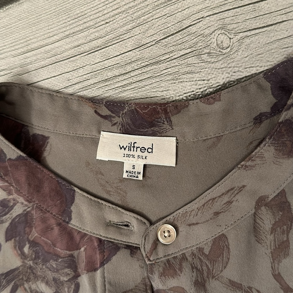 Wilfred (Aritzia) Light Grey Bossut Floral Silk Dress Size Small - Picture 3 of 9